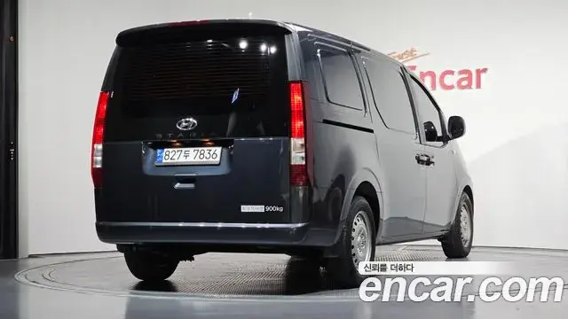 Hyundai Staria 2023 — Фото 2/20