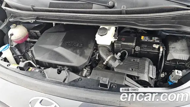 Hyundai Staria 2023 — Фото 6/20
