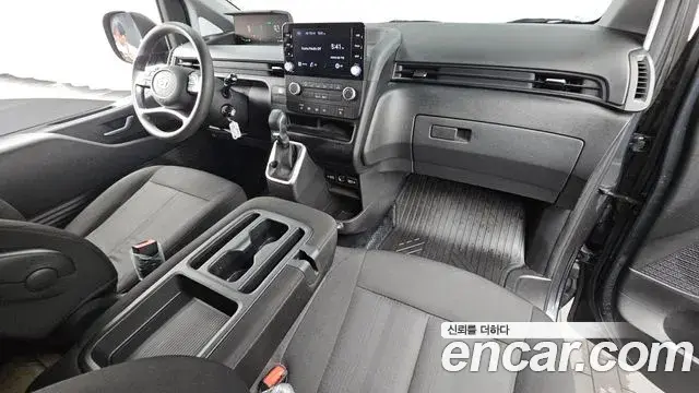 Hyundai Staria 2023 — Фото 7/20