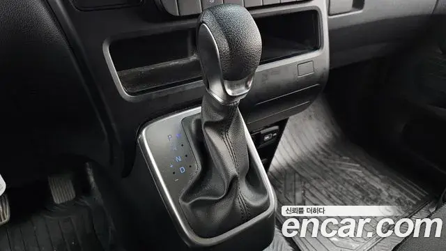 Hyundai Staria 2023 — Фото 9/20