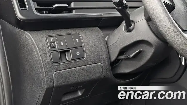 Hyundai Staria 2023 — Фото 18/20