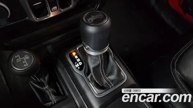 Jeep Wrangler 2018 — Фото 9/20