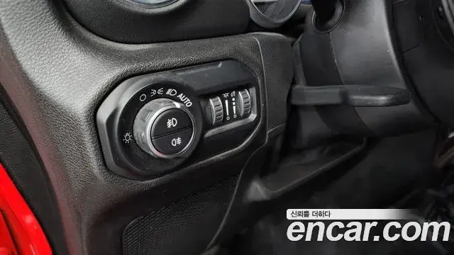 Jeep Wrangler 2018 — Фото 19/20