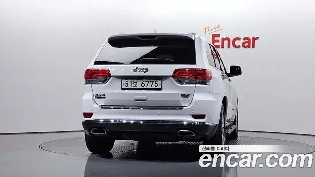 Jeep Grand Cherokee 2018 — ფოტო 20/20