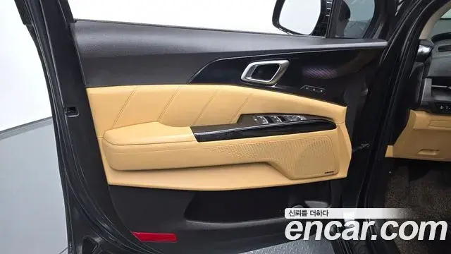 Kia Carnival 2021 — Şəkil 33/35