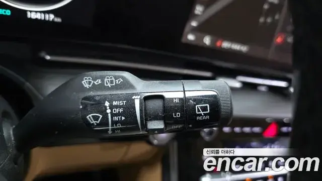 Kia Carnival 2021 — Şəkil 24/35