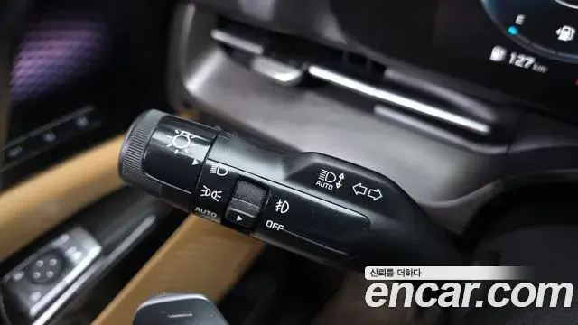 Kia Carnival 2021 — Şəkil 27/35