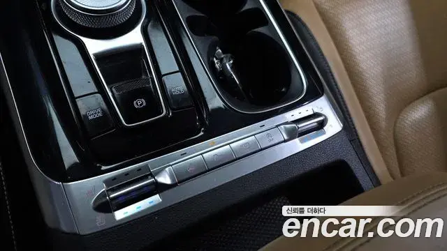 Kia Carnival 2021 — Şəkil 18/35