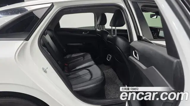 Kia K5 2022 — Şəkil 4/30