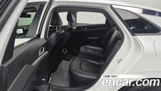 Kia K5 2022 — Şəkil 13/30