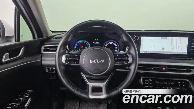 Kia K5 2022 — Şəkil 23/30