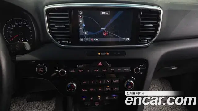 Kia Sportage The Bold 2020 — Photo 16/20