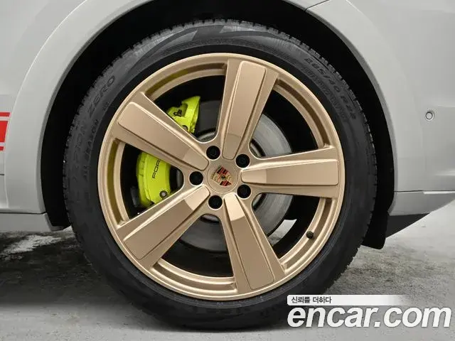 Porsche Cayenne 2025 — Photo 7/20