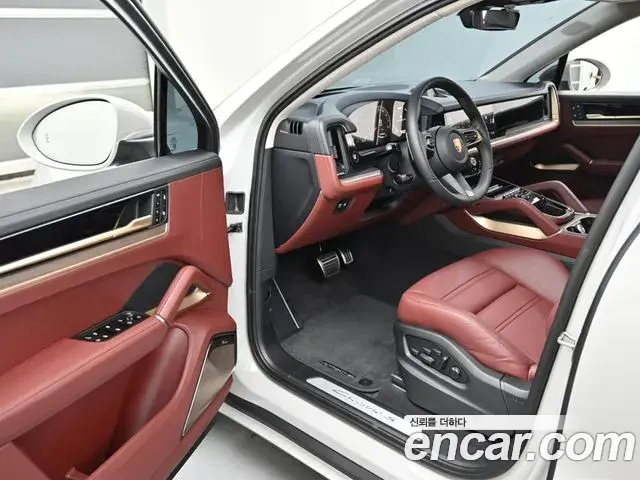 Porsche Cayenne 2025 — Photo 3/20