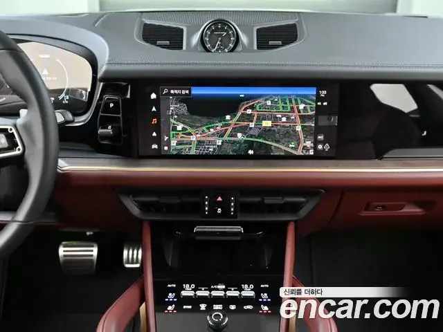 Porsche Cayenne 2025 — Photo 18/20