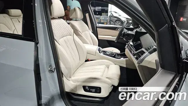 BMW X5 2025 — ფოტო 22/34