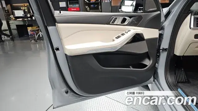 BMW X5 2025 — ფოტო 23/34