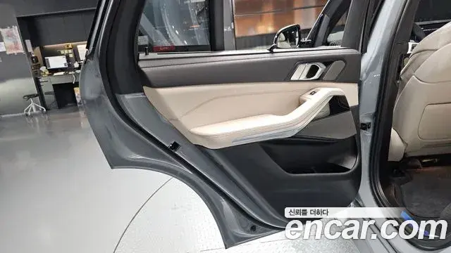 BMW X5 2025 — ფოტო 25/34