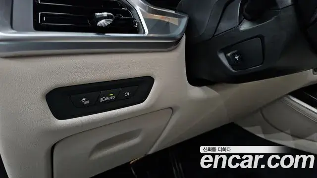 BMW X5 2025 — ფოტო 32/34