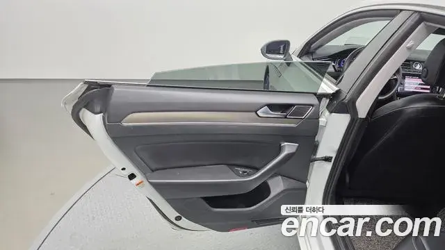 Volkswagen Arteon 2020 — Photo 32/41