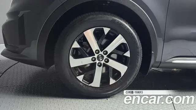 Kia Sorento 2021 — Фото 5/20