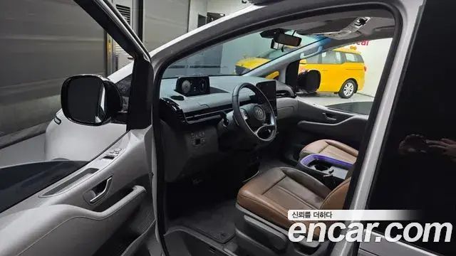 Hyundai Staria 2023 — Şəkil 18/20