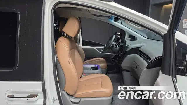 Hyundai Staria 2023 — Şəkil 9/20
