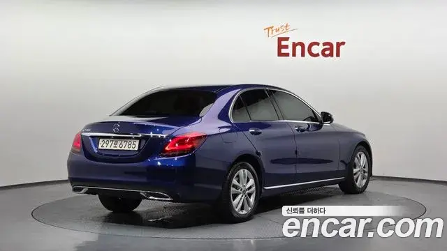 Mercedes-Benz C-Class 2019 — Şəkil 9/30