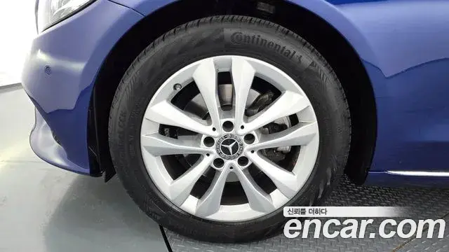 Mercedes-Benz C-Class 2019 — Şəkil 10/30