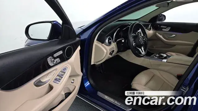 Mercedes-Benz C-Class 2019 — Şəkil 11/30