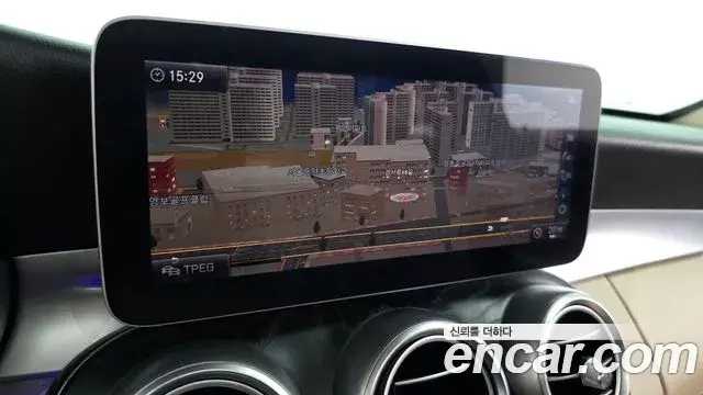 Mercedes-Benz C-Class 2019 — Şəkil 25/30