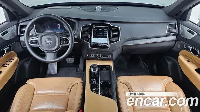 Volvo XC90 2022 — ფოტო 11/35