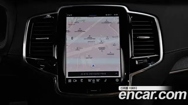 Volvo XC90 2022 — ფოტო 25/35