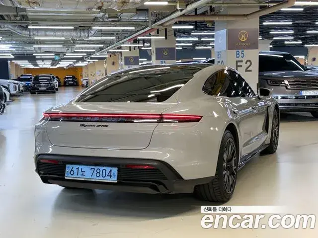 Porsche Taycan 2022 — ფოტო 20/20