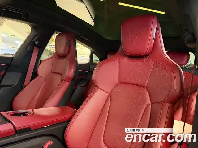 Porsche Taycan 2022 — ფოტო 10/20