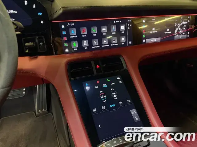 Porsche Taycan 2022 — ფოტო 19/20