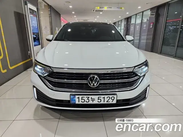Volkswagen Jetta 2023 — Şəkil 15/20