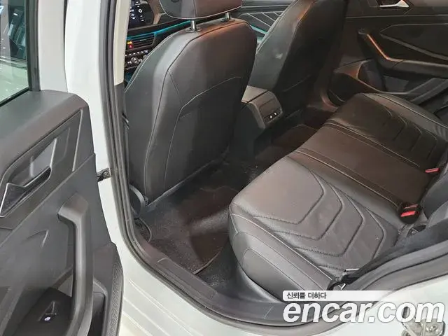 Volkswagen Jetta 2023 — Şəkil 11/20