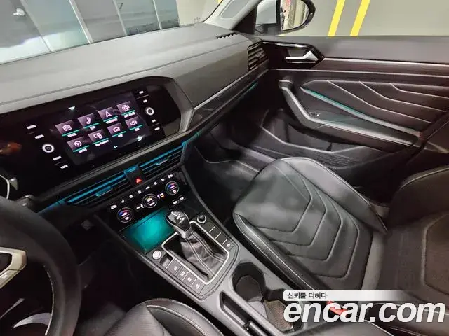 Volkswagen Jetta 2023 — Şəkil 7/20