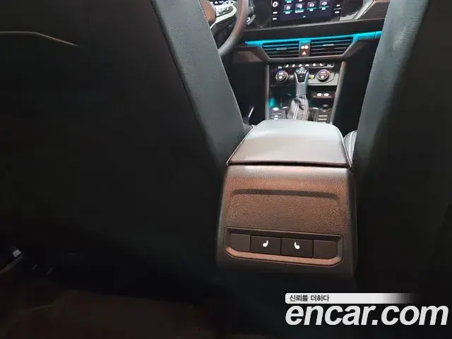 Volkswagen Jetta 2023 — Şəkil 8/20