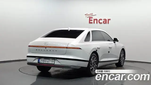 Hyundai Grandeur Hybrid 2023 — ფოტო 19/34