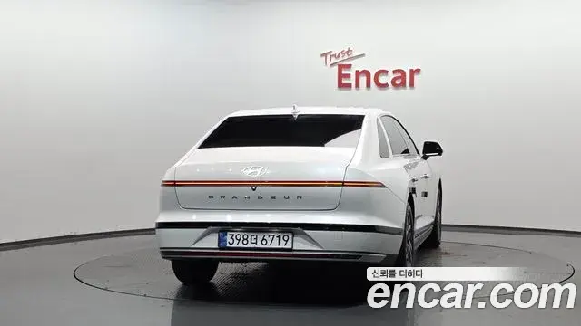 Hyundai Grandeur Hybrid 2023 — ფოტო 9/34