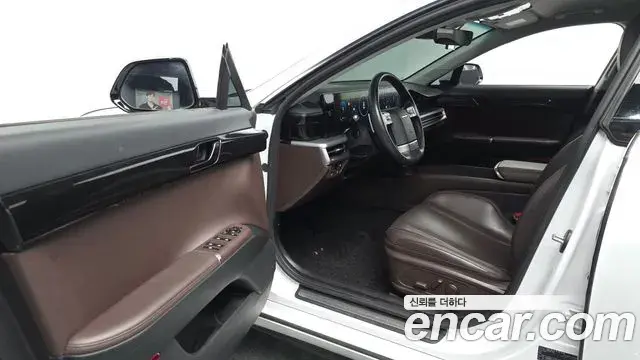 Hyundai Grandeur Hybrid 2023 — ფოტო 21/34