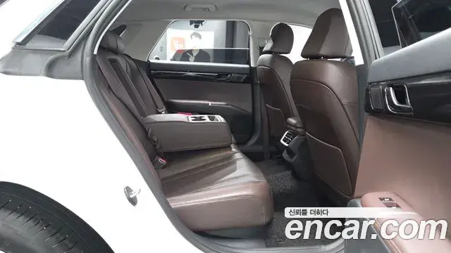 Hyundai Grandeur Hybrid 2023 — ფოტო 18/34