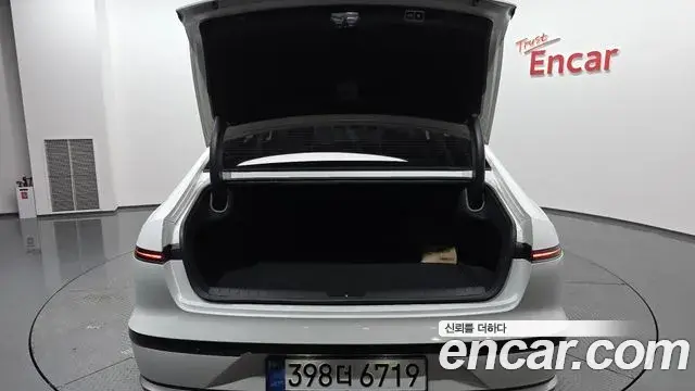 Hyundai Grandeur Hybrid 2023 — ფოტო 17/34