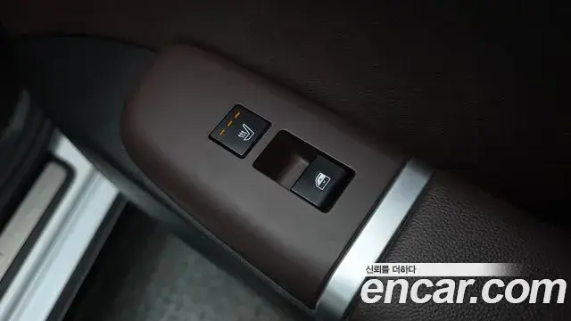 Hyundai Grandeur Hybrid 2023 — ფოტო 24/34