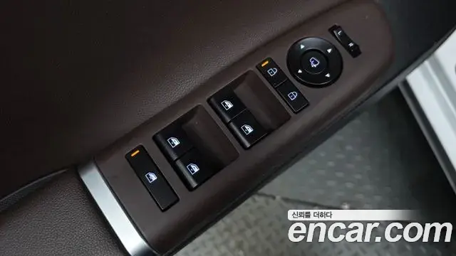 Hyundai Grandeur Hybrid 2023 — ფოტო 13/34