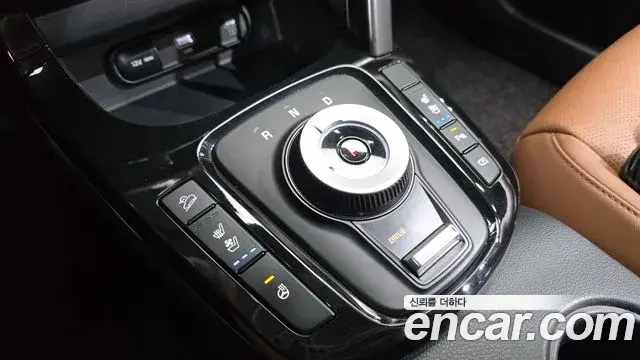 Kia Seltos 2022 — ფოტო 4/20