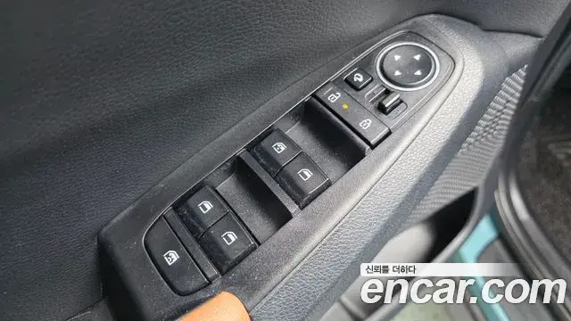 Kia Seltos 2022 — ფოტო 13/20