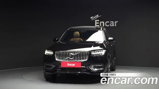 Volvo XC90 2021 — ფოტო 5/25